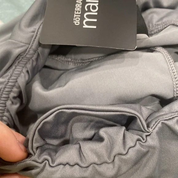 FINAL PRICE💚NWT doTerra Comfort Fit Quick-Dry Shorts gray women’s size small - Picture 8 of 11